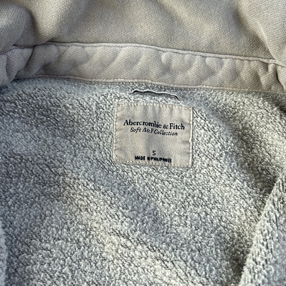 Abercrombie & Fitch Women’s soft shirt jacket size small, oversized with buttons - Picture 2 of 5